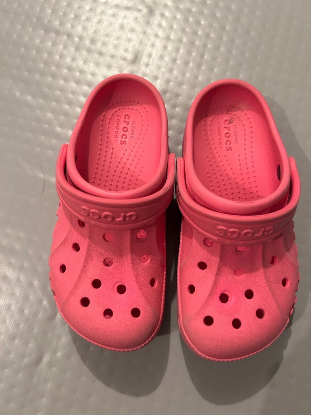 CROCS Kids Classic Clog in Hot Pink